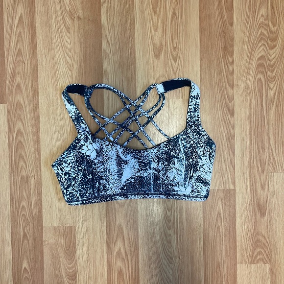 Lululemon Free to Be Sports Bra - Picture 6 of 7
